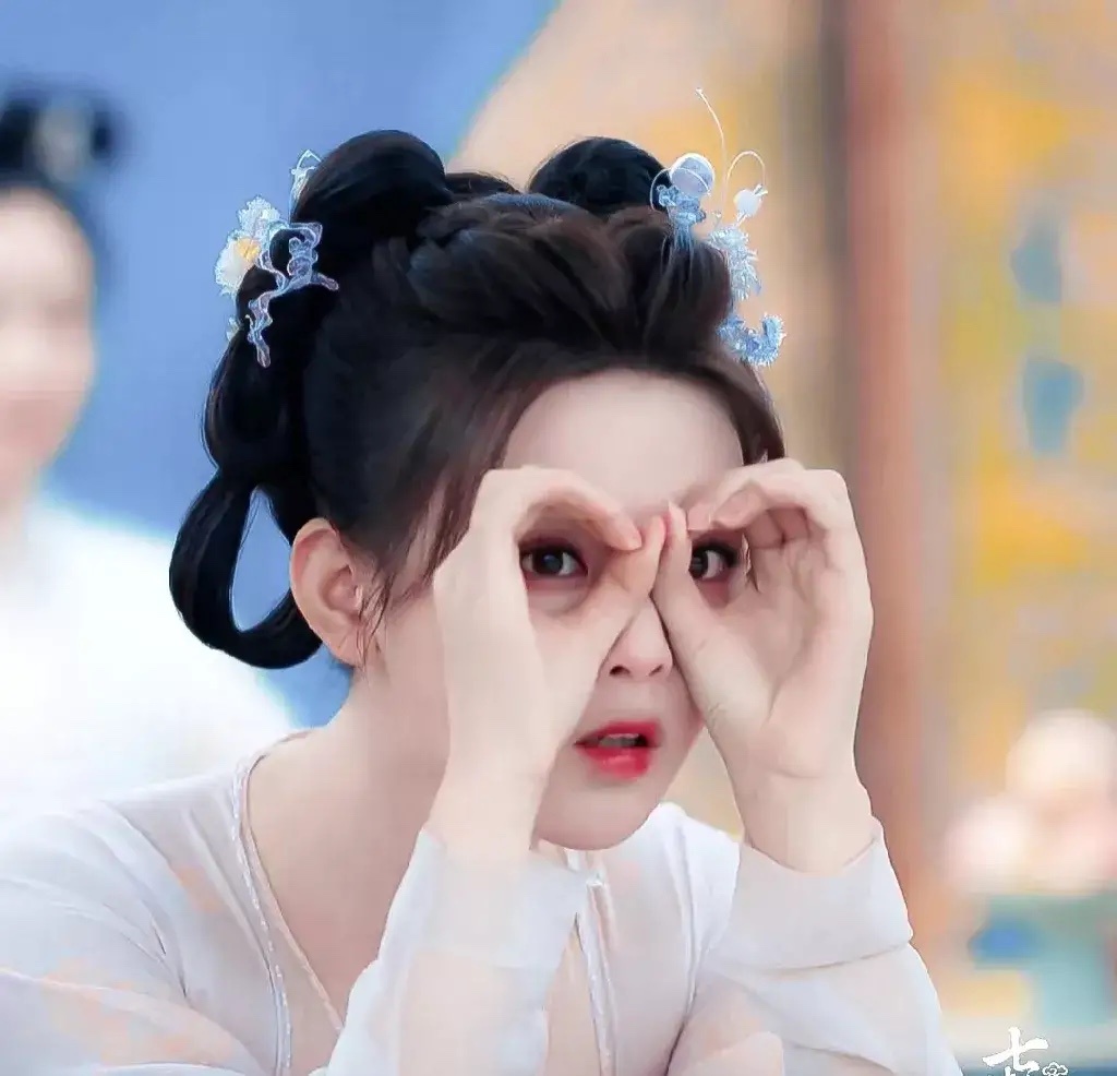 王一栩这样的玻璃心怎么敢进娱乐圈怎么敢开公司拍戏的啊？哪怕是正午阳光和新丽这样的