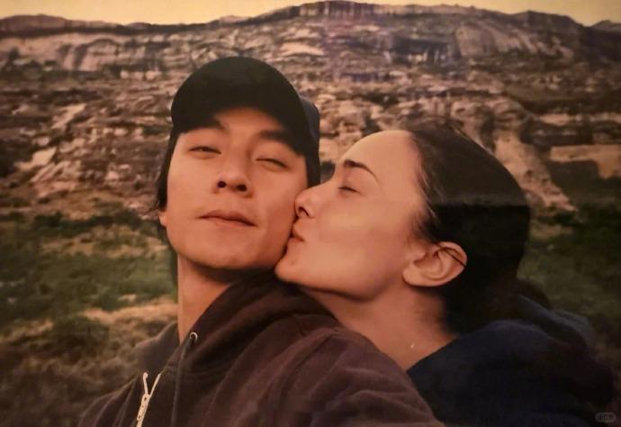 吴彦祖和妻子早年合照吴彦祖和妻子早年南非合照 7日，妻子晒出和吴彦祖早年在南非的