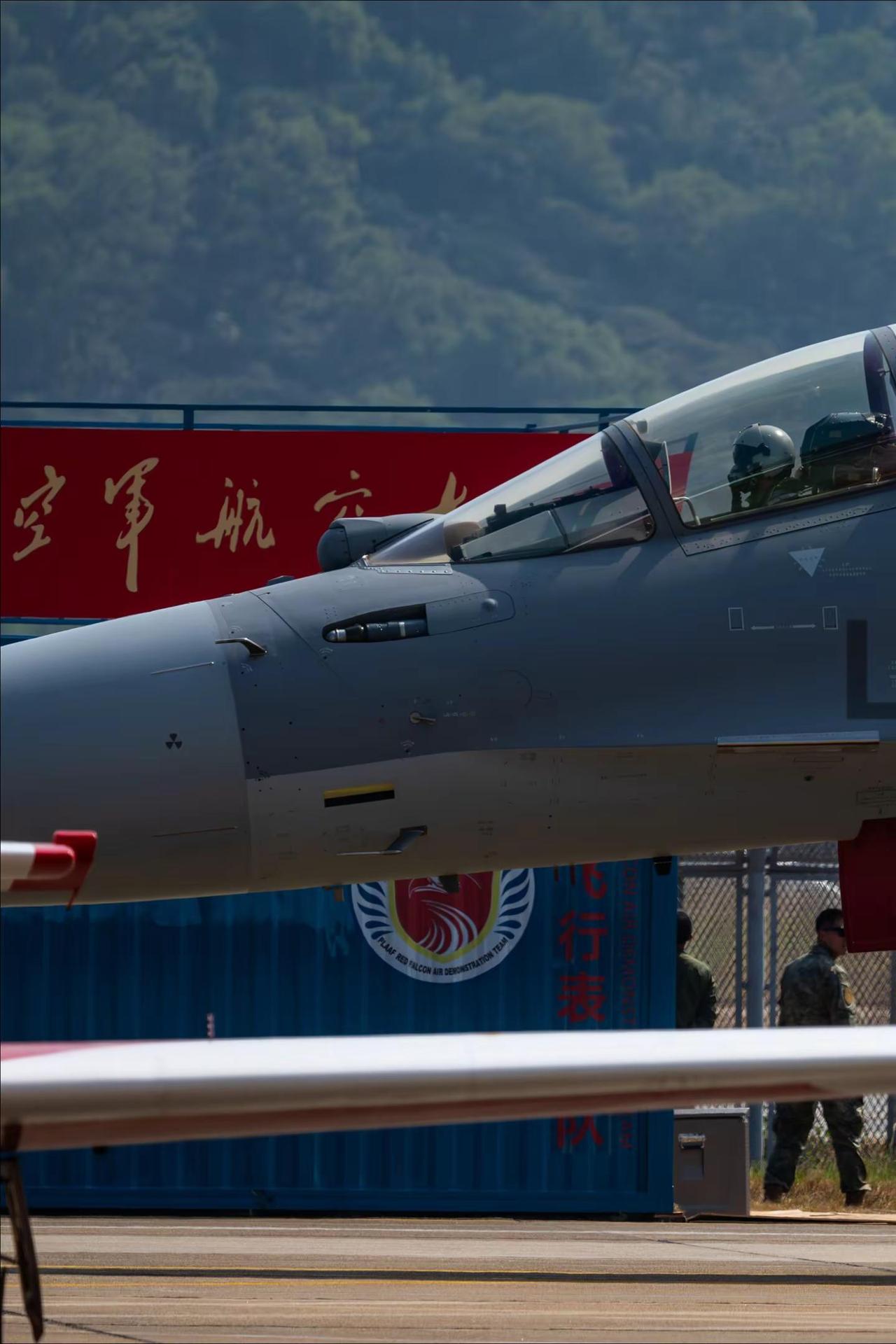 最强侧卫，国产重型机歼十六！追飞机的人 拍飞机 军事科技 国之重器