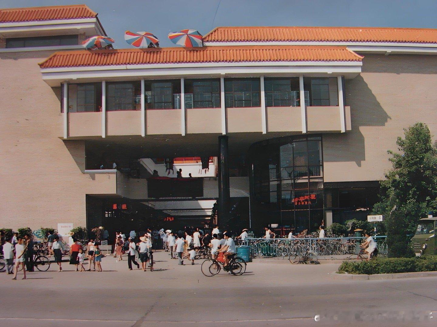 老照片  上世纪八十年代四川车成都老照片 