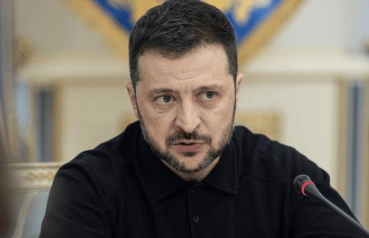 泽连斯基这次真的把底牌亮出来了，他在全世界面前划出了一道极具冲击力的红线。

他