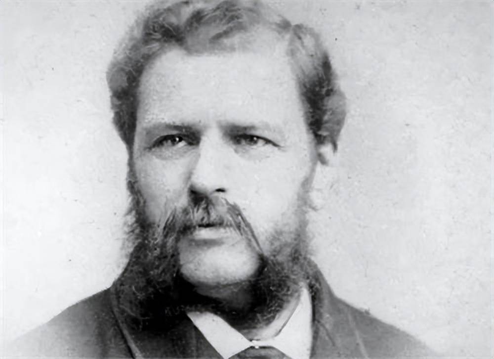 一个有趣的对比一个外国人变成中国人的过程：基因递进的改变何仕文是荷兰犹太人，他在