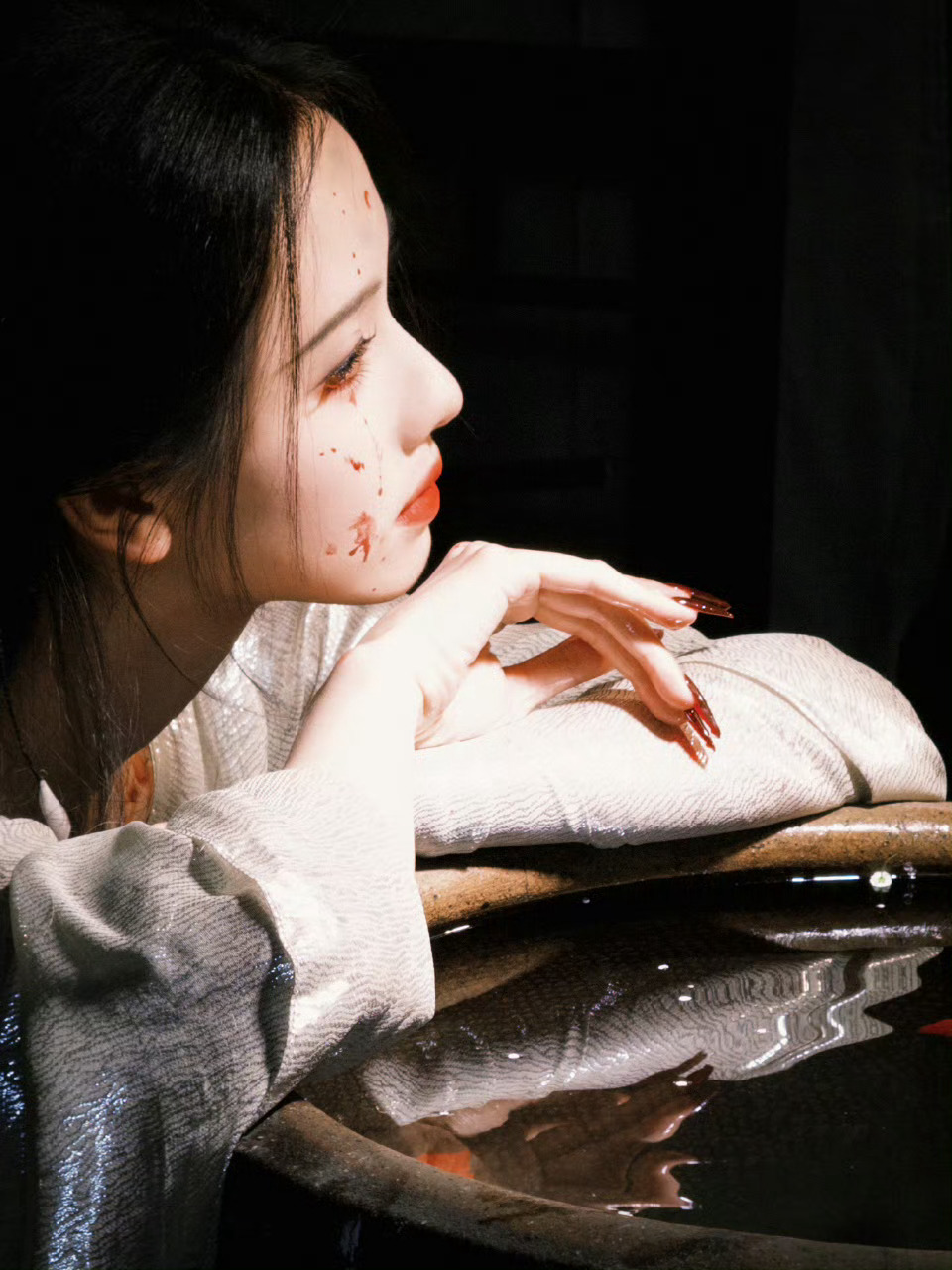 陈都灵广场 💍陈都灵 一万份的欢喜，每一份都与你有关，世界很大，幸福很小，有你