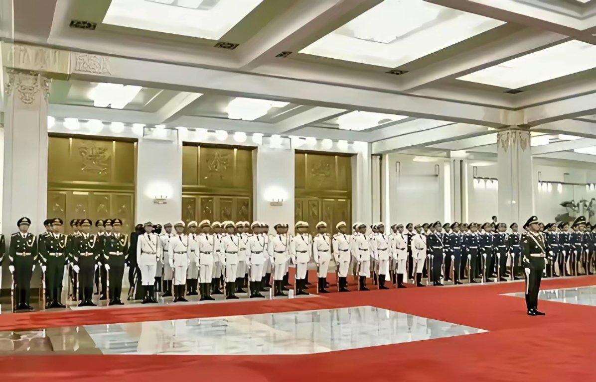 欢迎仪式为什么有时在室外，有时又在室内？有什么讲究吗，哪位大佬来指点一二？ 