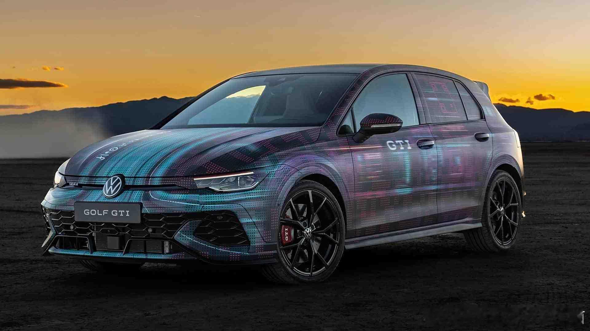 #这是你要的潮车吗# 新款高尔夫GTI Clubsport，带大尾翼的是赛道版#