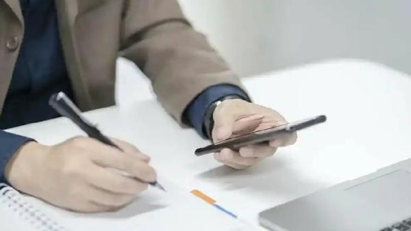 11月5日的通报，近期发生多起涉及违规拍摄涉密文件的事件，相关人员均已受到党纪政