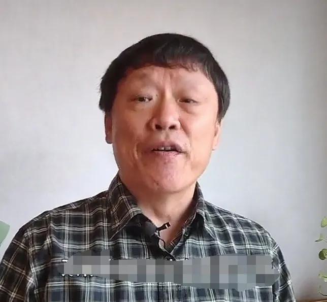 胡锡进遭遇“老梗新炒”！看守所买房传闻竟是旧闻翻新，网友惊呼：买房路上套路深！
