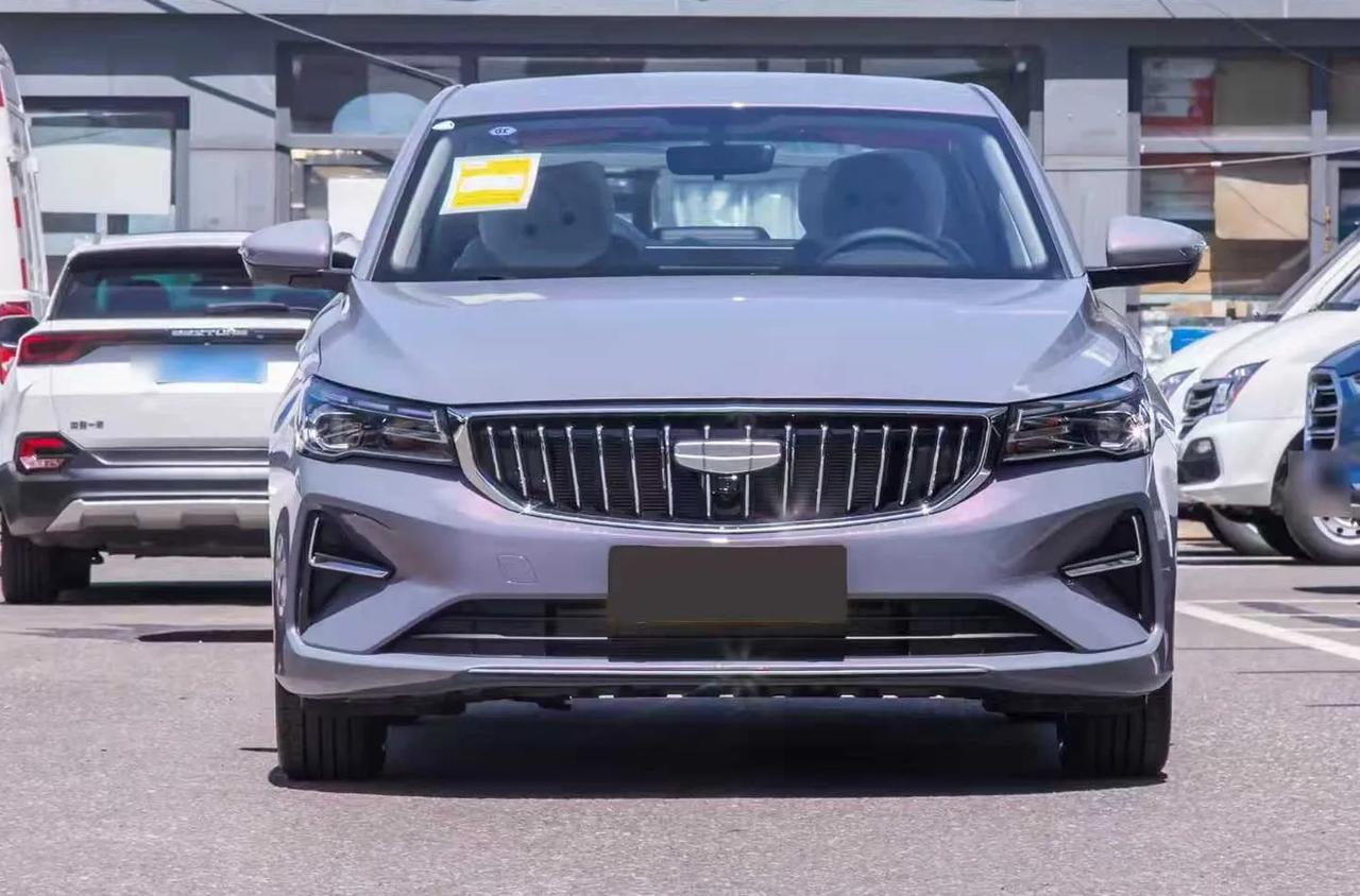 7.29万！第4代帝豪400万纪念款值不值？
 
第4代吉利帝豪400万纪念款星