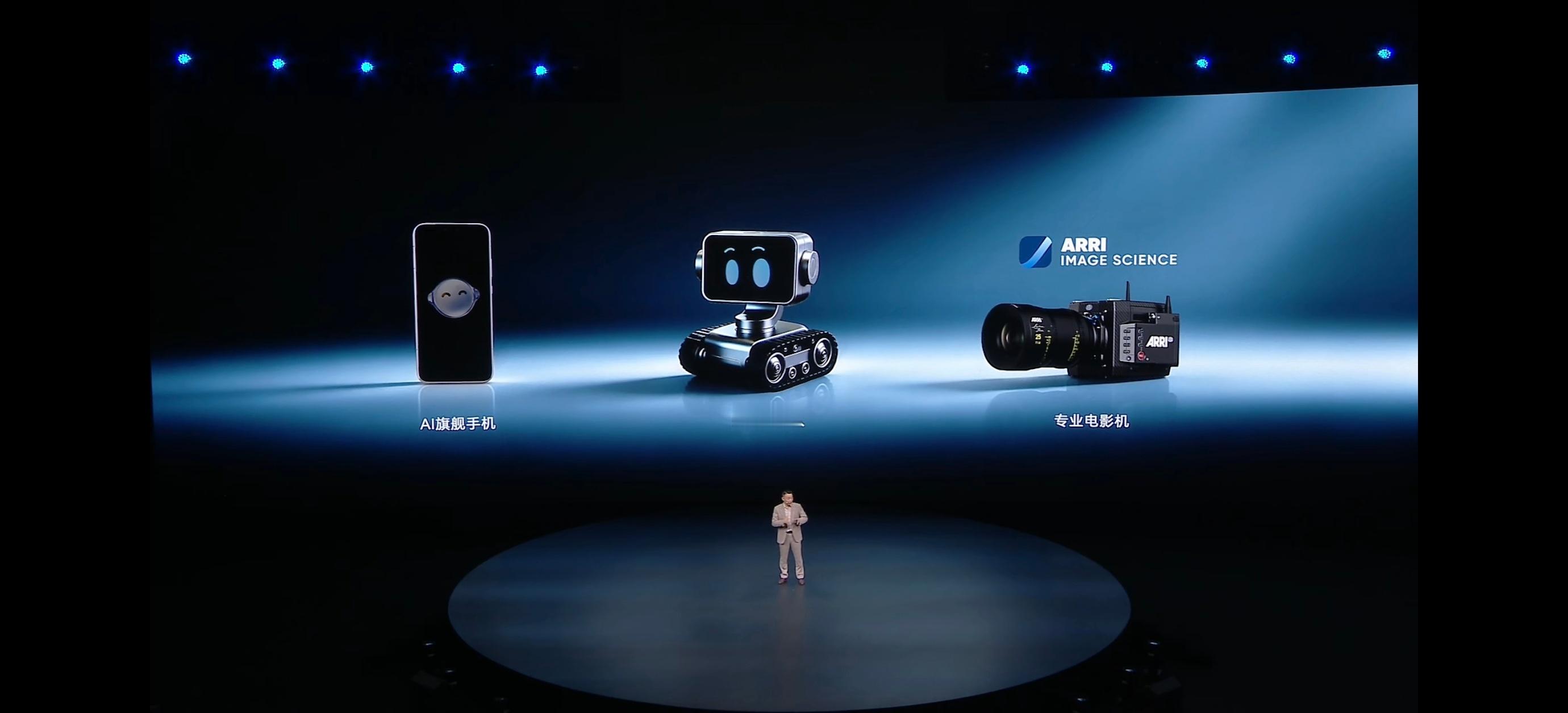 9999起售！荣耀竟然把Robot Phone的价格定到了一万以内，真的太敢了。