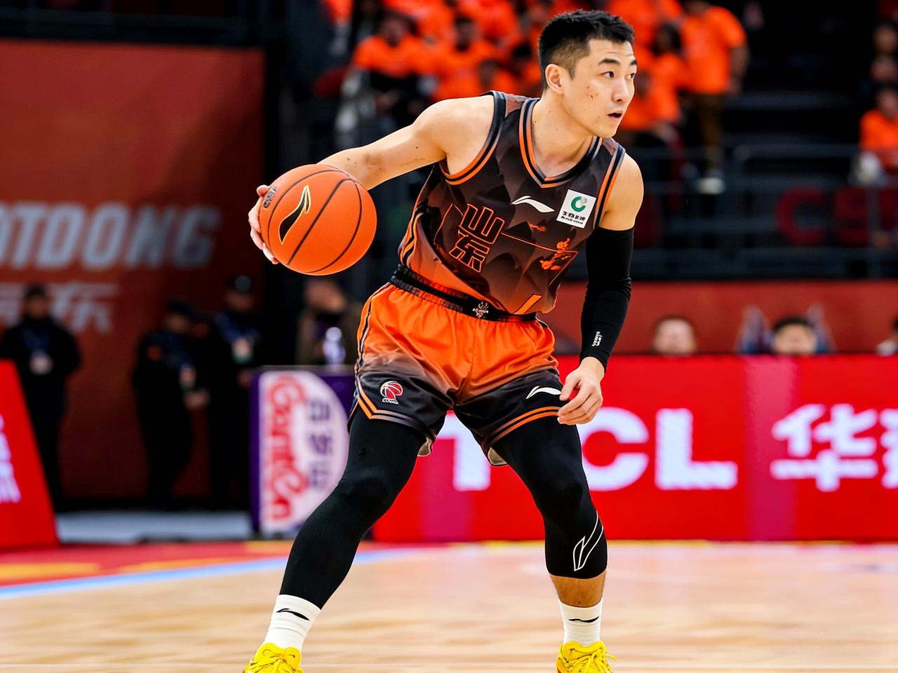 高诗岩百发百中，叫他高铁的想道歉了没？

山东主场对阵吉林，首节比赛在高诗岩的带