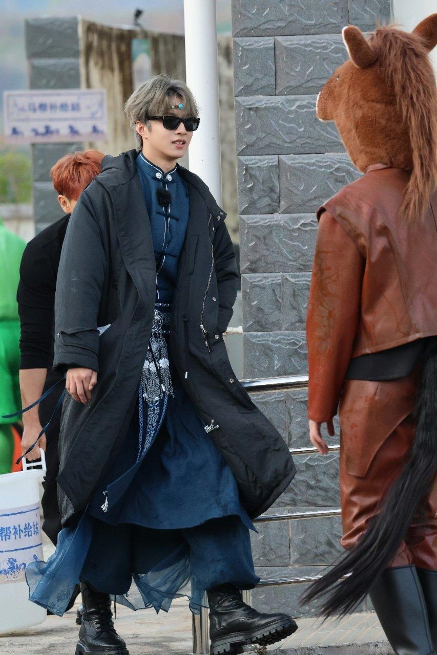 刘耀文民族风造型 刘耀文抹额 刘耀文民族风造型🈶 