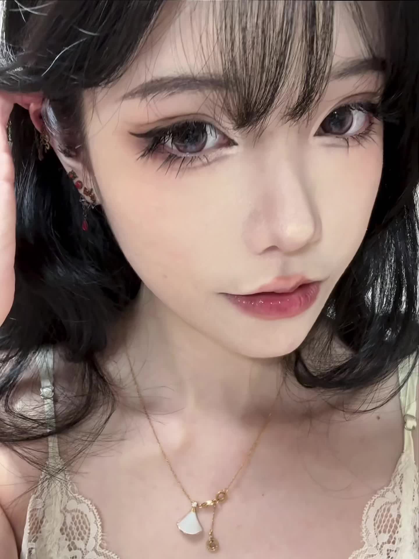 “亲爱的 你可以为打翻的牛奶哭泣 那是你完整的情绪”