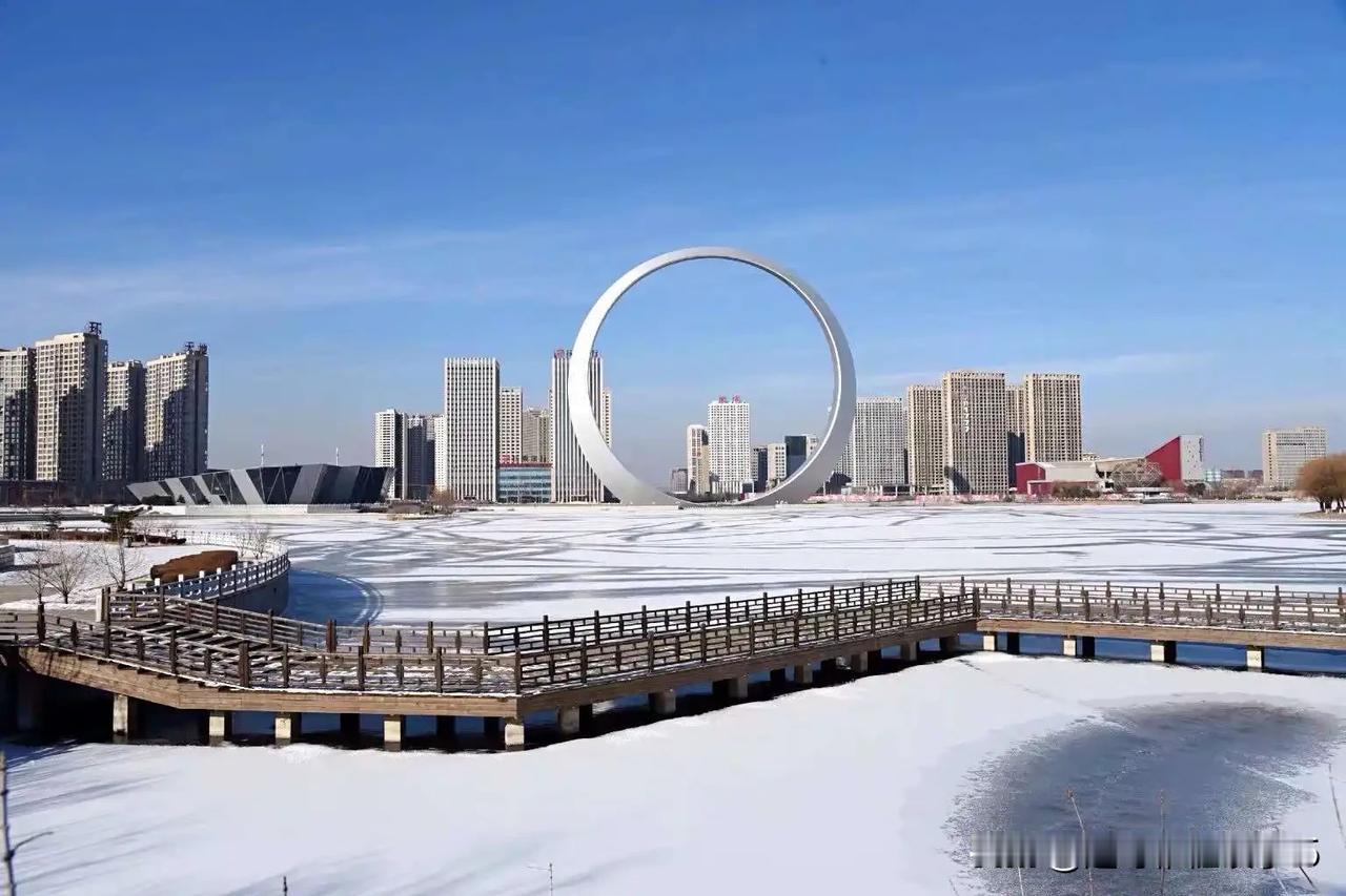 已经是凌晨两点多了，整个人仿佛被架空了一样，能让自己睡一会儿哪怕是稍微眯一小会儿