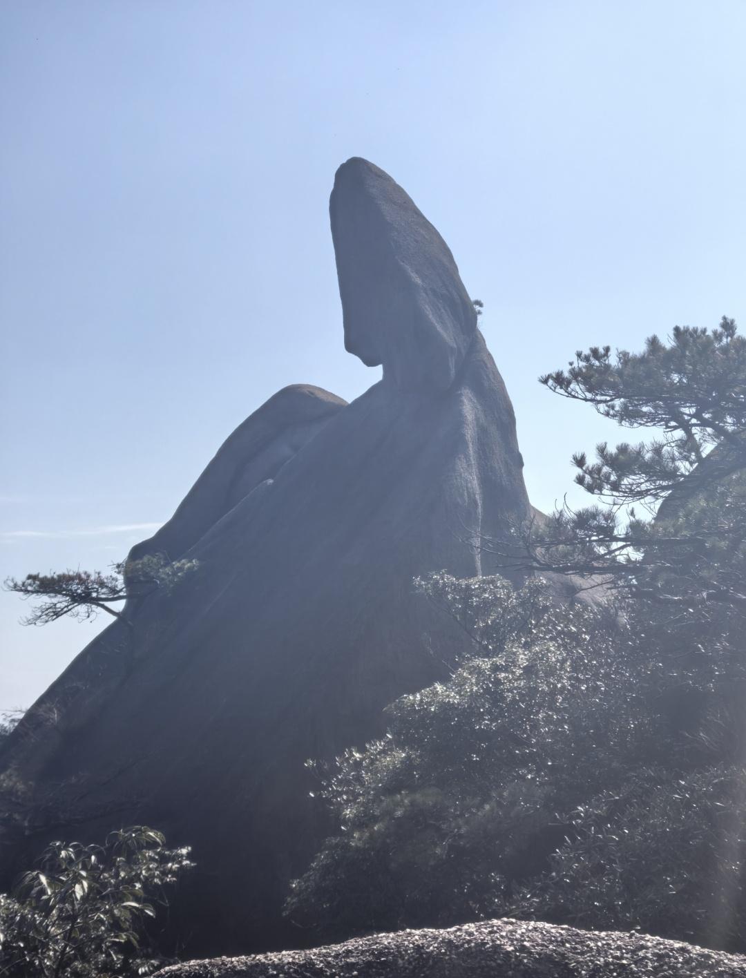 商贾尝欲构衅于伊朗，冀其内乱相攻，外合以倾覆其政。然谋未成而事已败，徒存妄想耳。