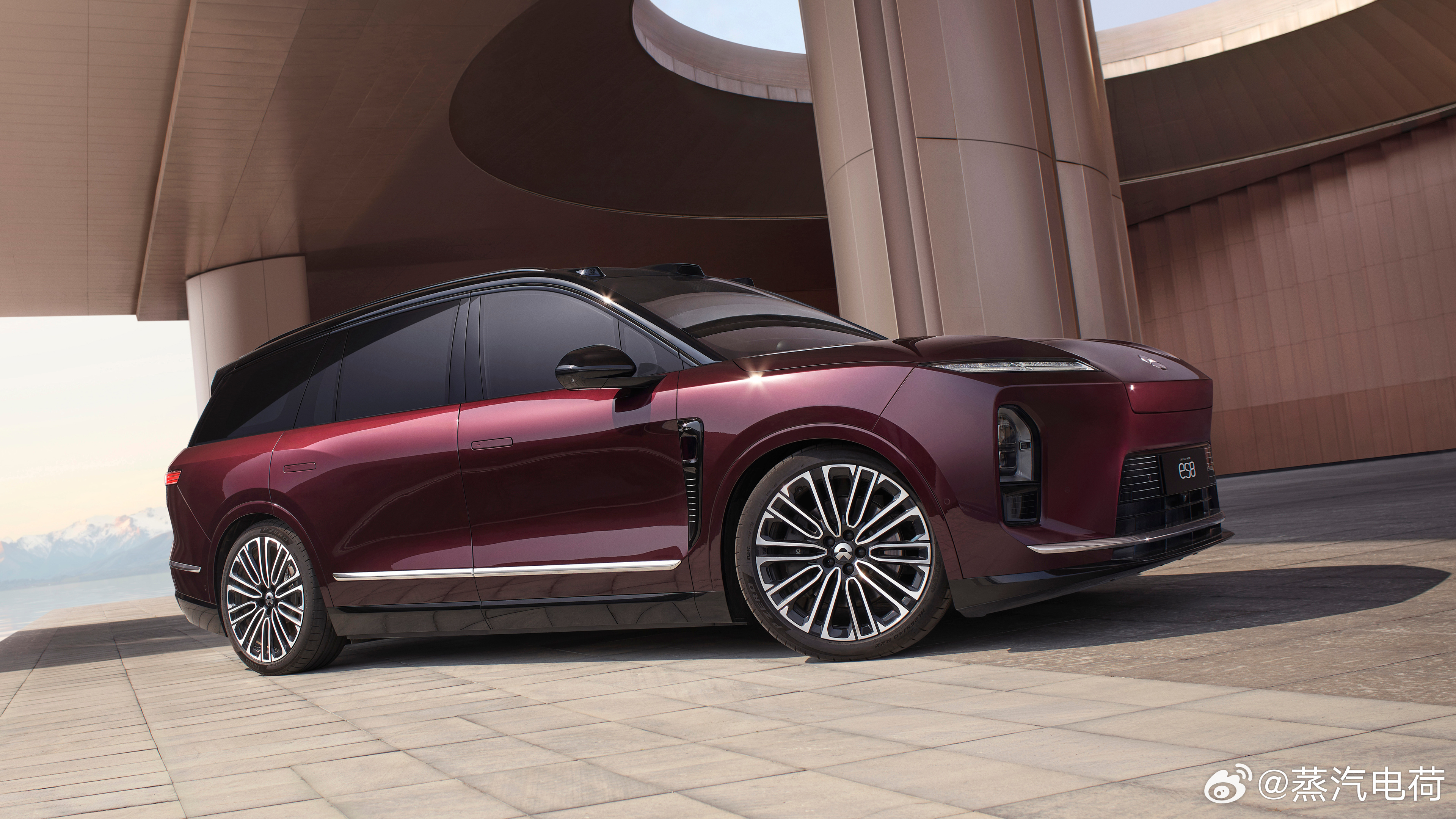 蔚来ES8新颜色，选装1万、购置税补贴1万，等于没多加钱。蔚来蔚来全新ES8M4