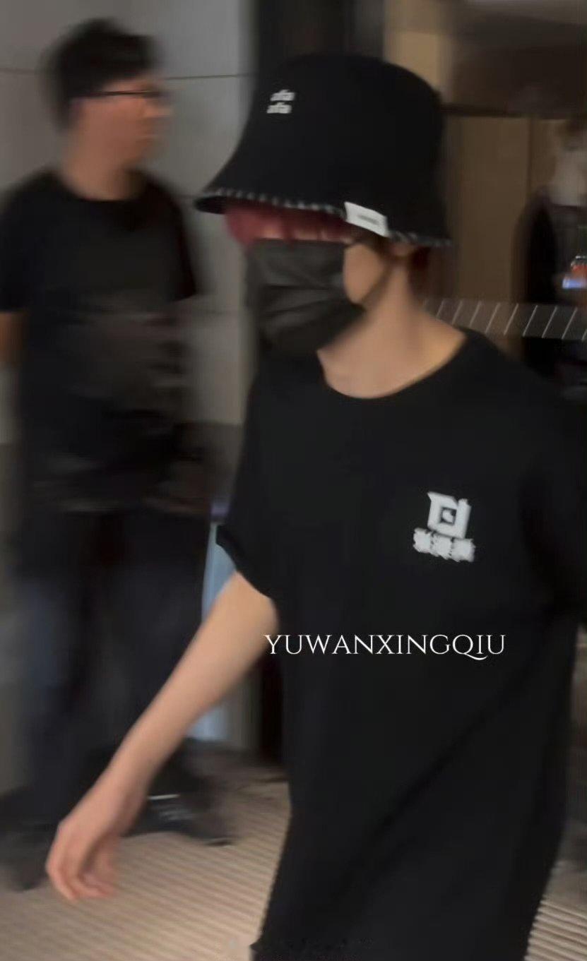 张泽禹红发还在张泽禹红毛还在 张泽禹红毛还在 ​​​
