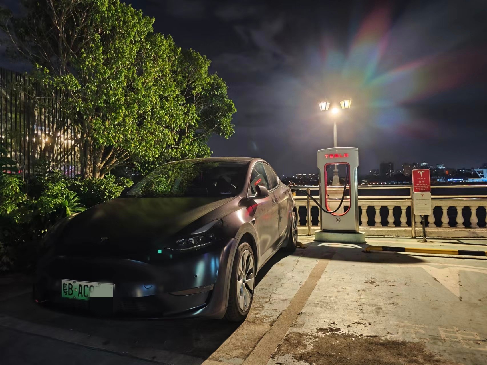 打卡广州最美超充桩，充电的同时还能欣赏一线江景 ​​​