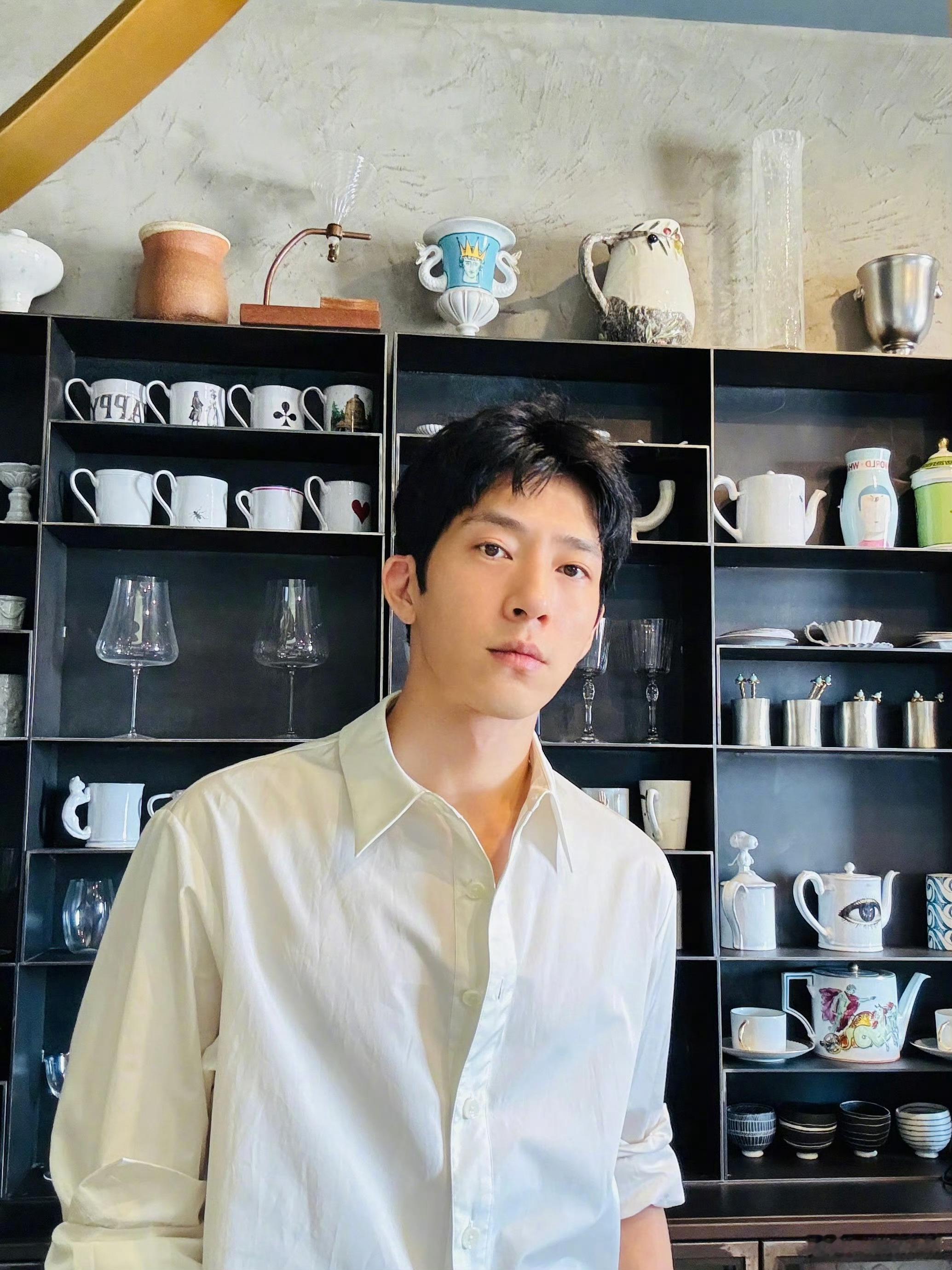 井柏然杯子比陈瑶家的还多 井柏然营业一下家要被掏空了 回复网友笑不活了 井柏然真