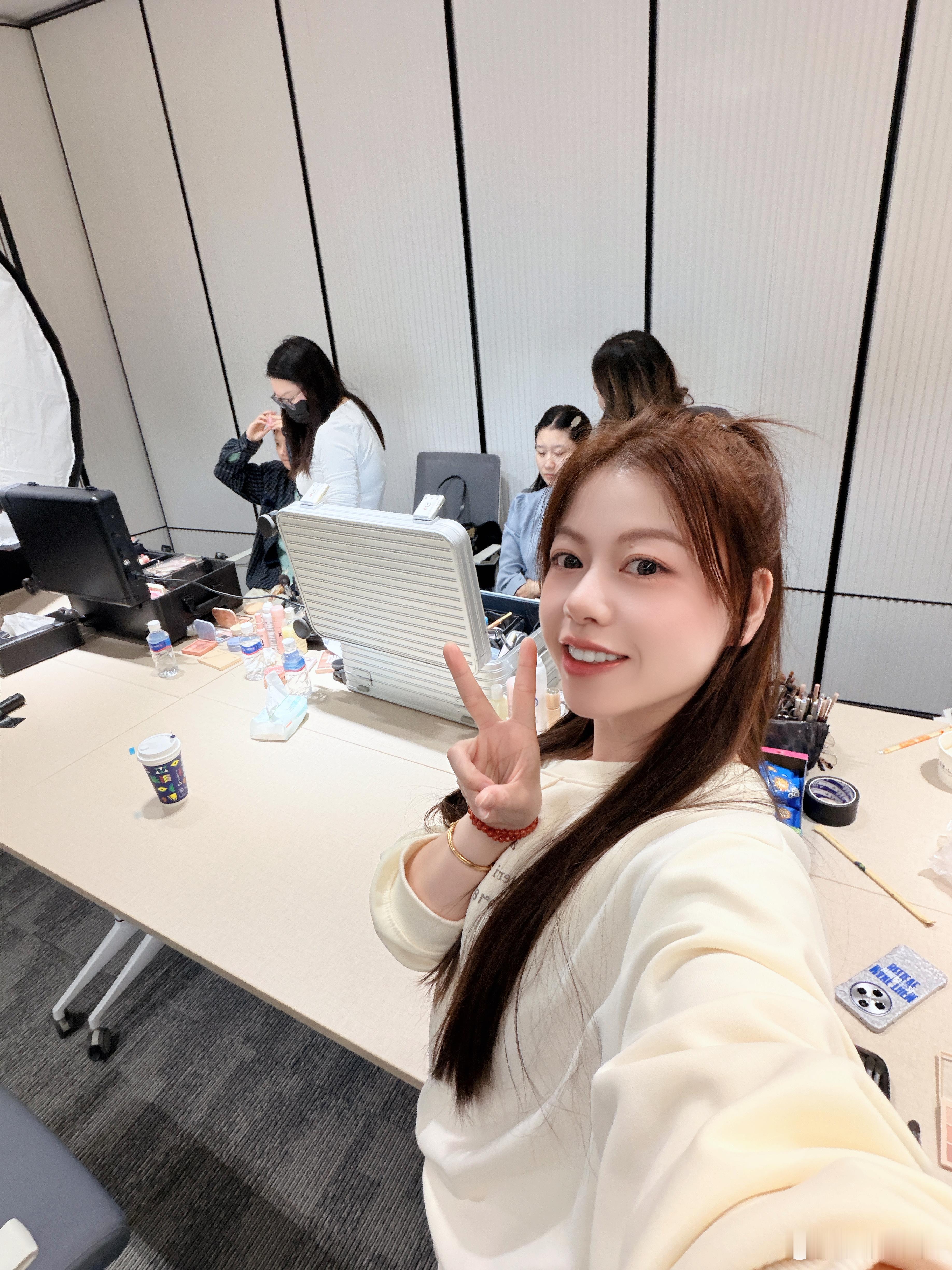 各位演员、摄制组已就位，其中跨域首秀，你们最期待哪位顶流的精彩表演？面试疑云