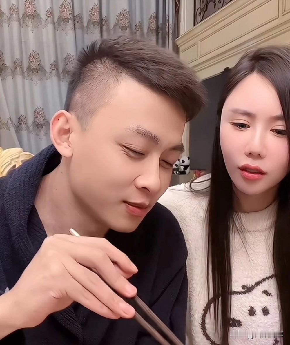 洋洋洋顾虑参加廷gg婚礼，看自身状态再做决定。

          洋洋洋回应