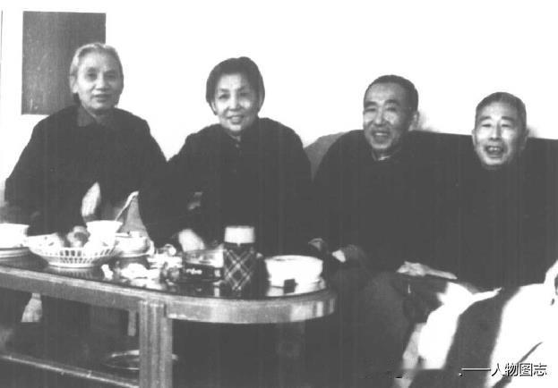 王任重和夫人萧慧纳与宋任穷，钟月林夫妇在一起