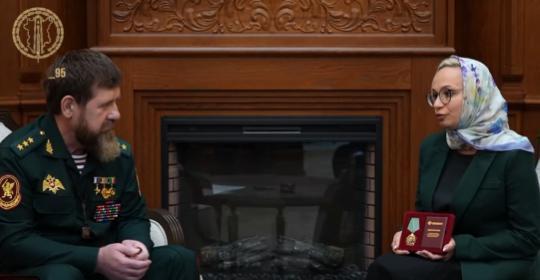 【卡德罗夫被授予“为俄罗斯水泥工业发展做出特别贡献”勋章 “很高兴收到这个奖项，