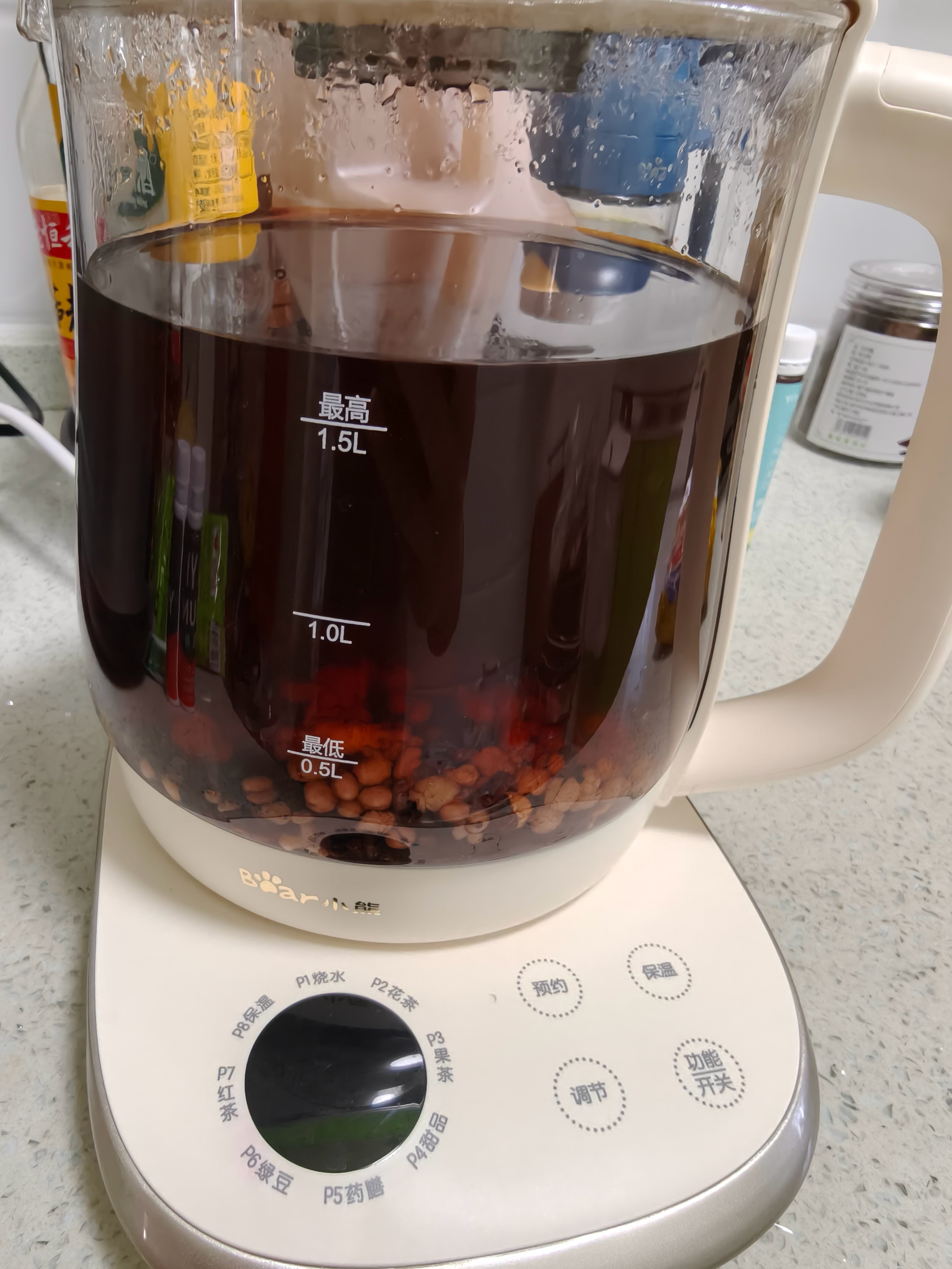 朋友圈都在发秋天的第一杯奶茶我还是喝我每天坚持的祛湿茶吧