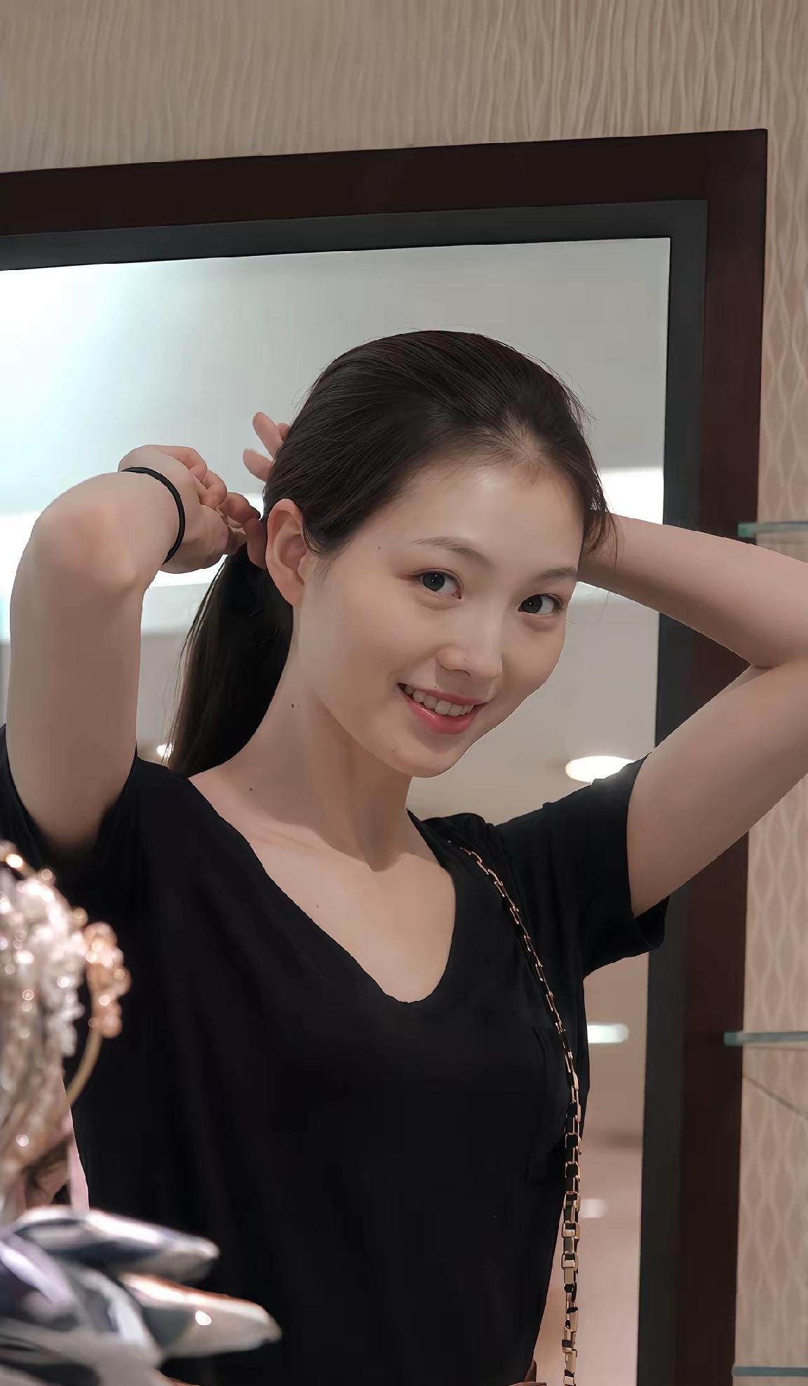 生活中的美照总能带来治愈的力量。晒美照就是在记录生活的美好瞬间，也让我们看到明星