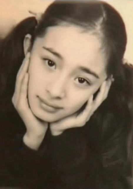 中小学时候的杨幂～长发🆚短发？