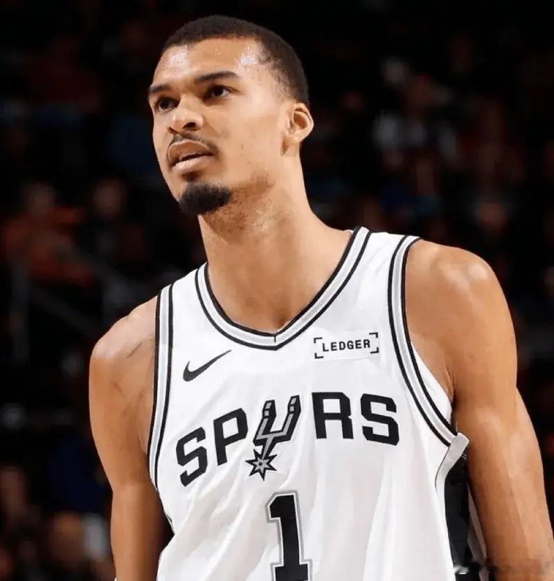 过去5场比赛，文班亚马杀疯了！——场均34.6分14篮板3.2盖帽——投篮命中率