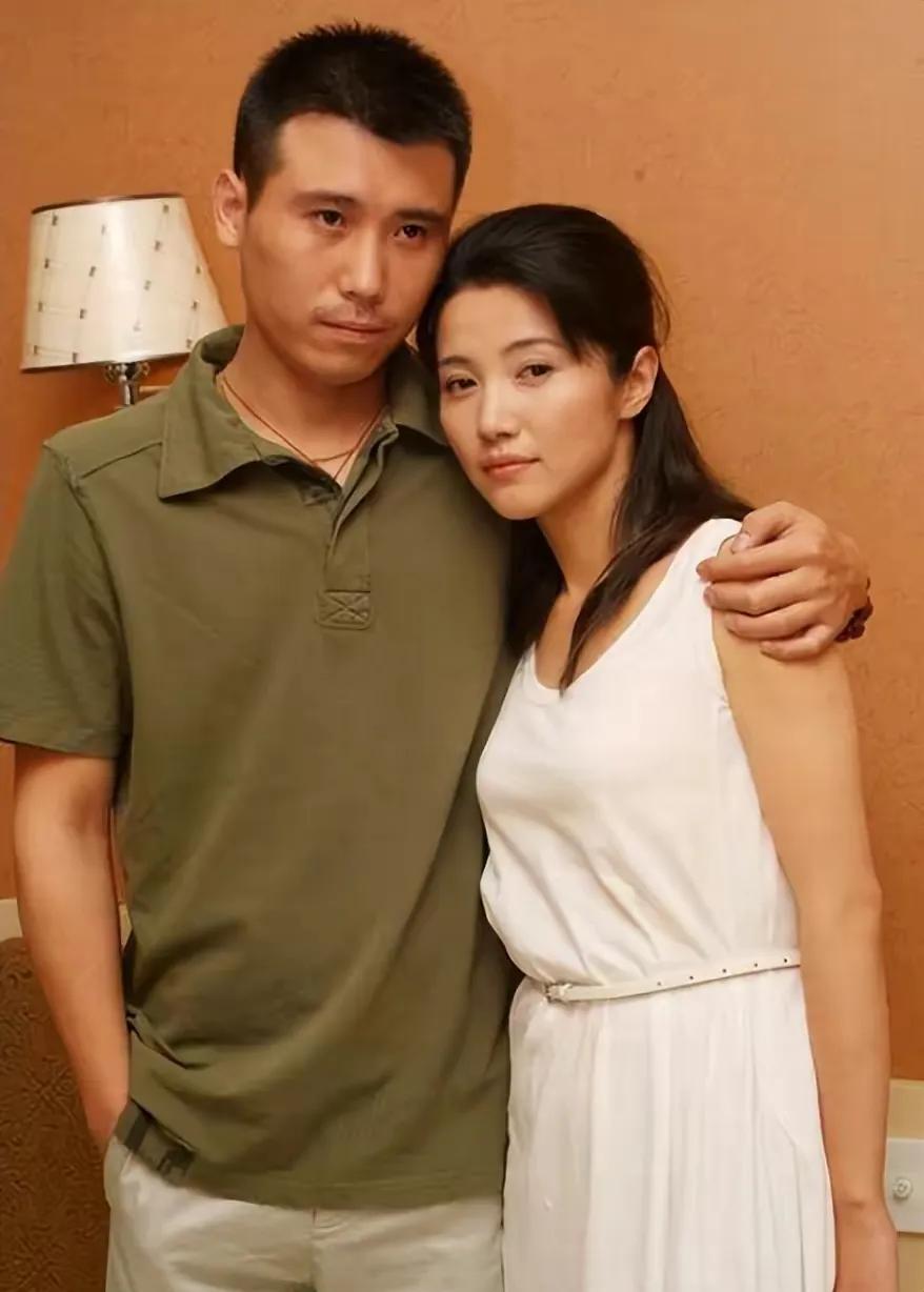 原来他俩曾经是一对恋人，两人都是实力派，两人都是演技派，两人都是好演员，两人都是