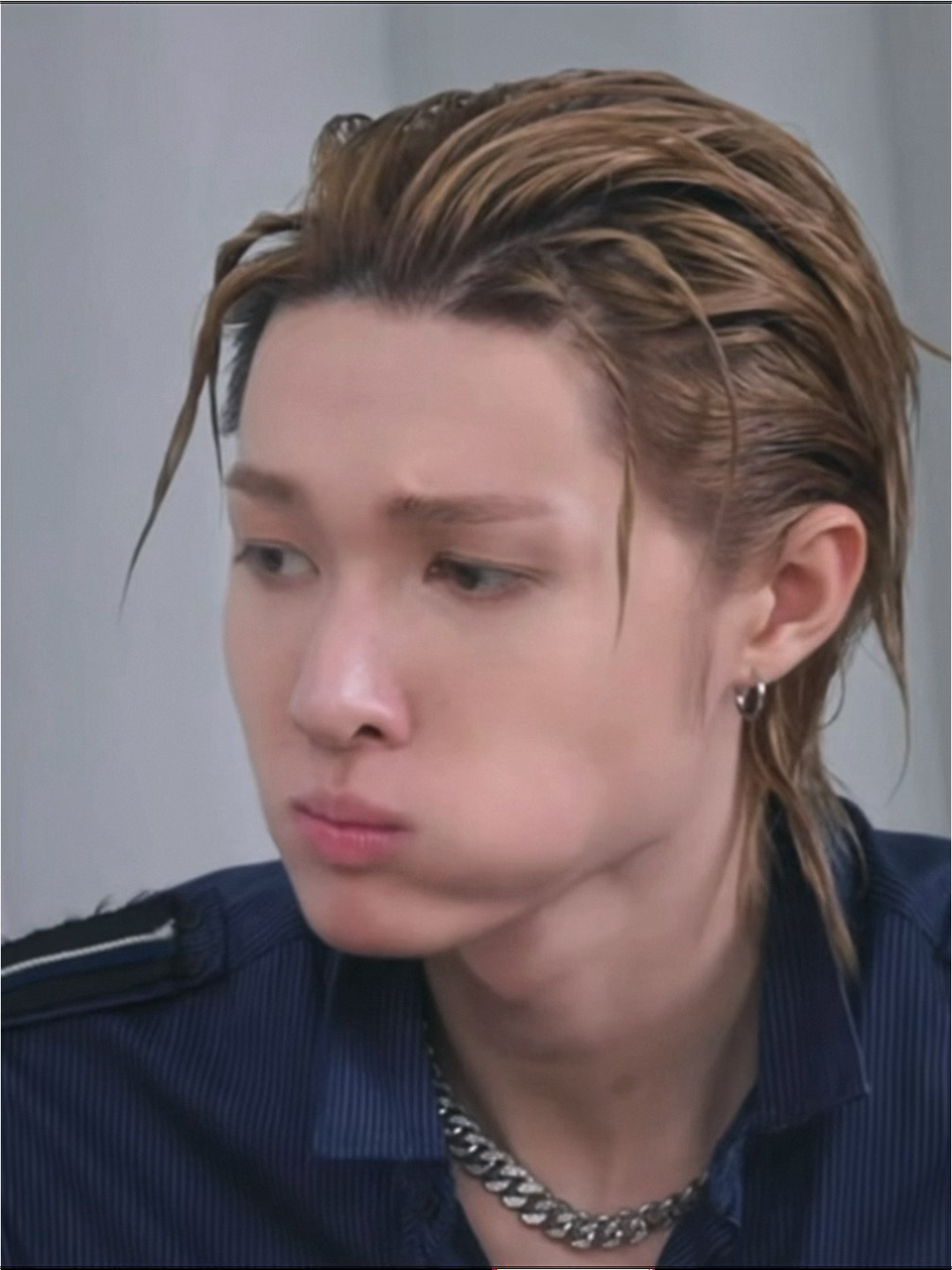 好爱仰头一口闷。。还到处嗅嗅的 