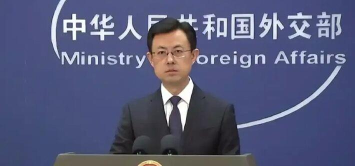 最近菲方人员持刀威胁中方执法海警这事儿，真的让人很气愤。南海本就是中国的固有海域