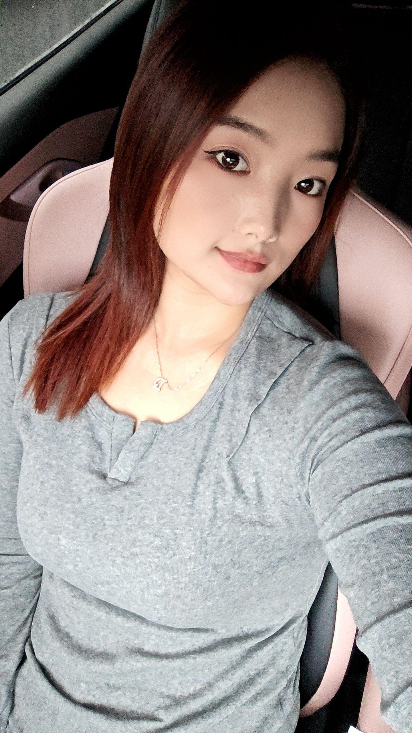 差点忘了我也是个有趣的人 可是现在总是沉默，总是放空自己