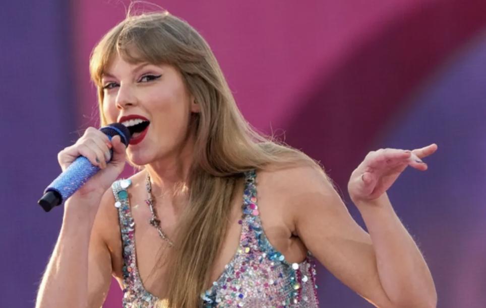 泰勒·斯威夫特（霉霉）拒绝了超级碗中场秀，因为她拒绝免费表演！
手握12座格莱美