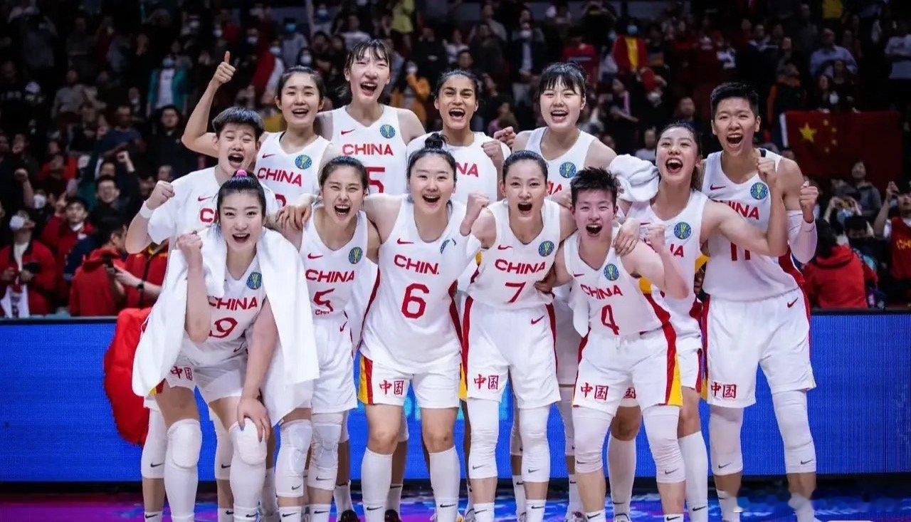 中国女篮亚运会卫冕希望几何整体来看，女篮卫冕的概率偏高，但绝不是稳拿。咱们阵容底