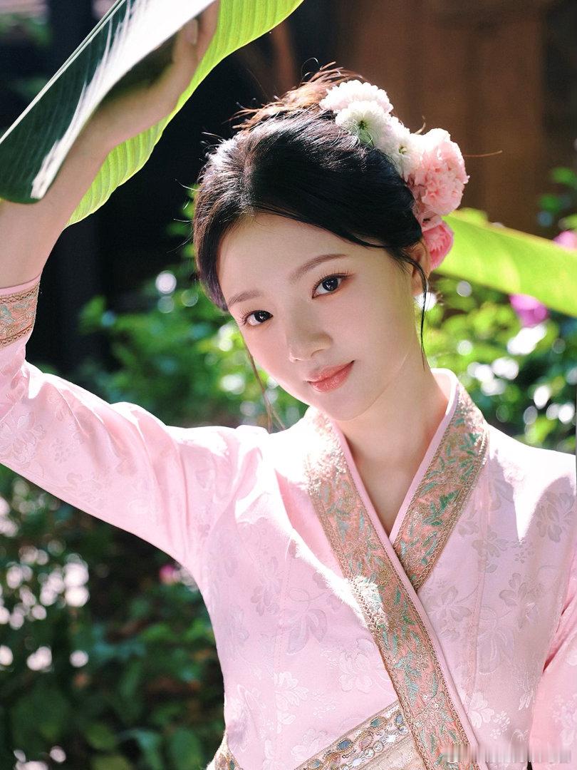 任敏跳傣族舞 灵气逼人！北舞功底加持，傣族舞跳得柔美灵动，每个动作都到位 