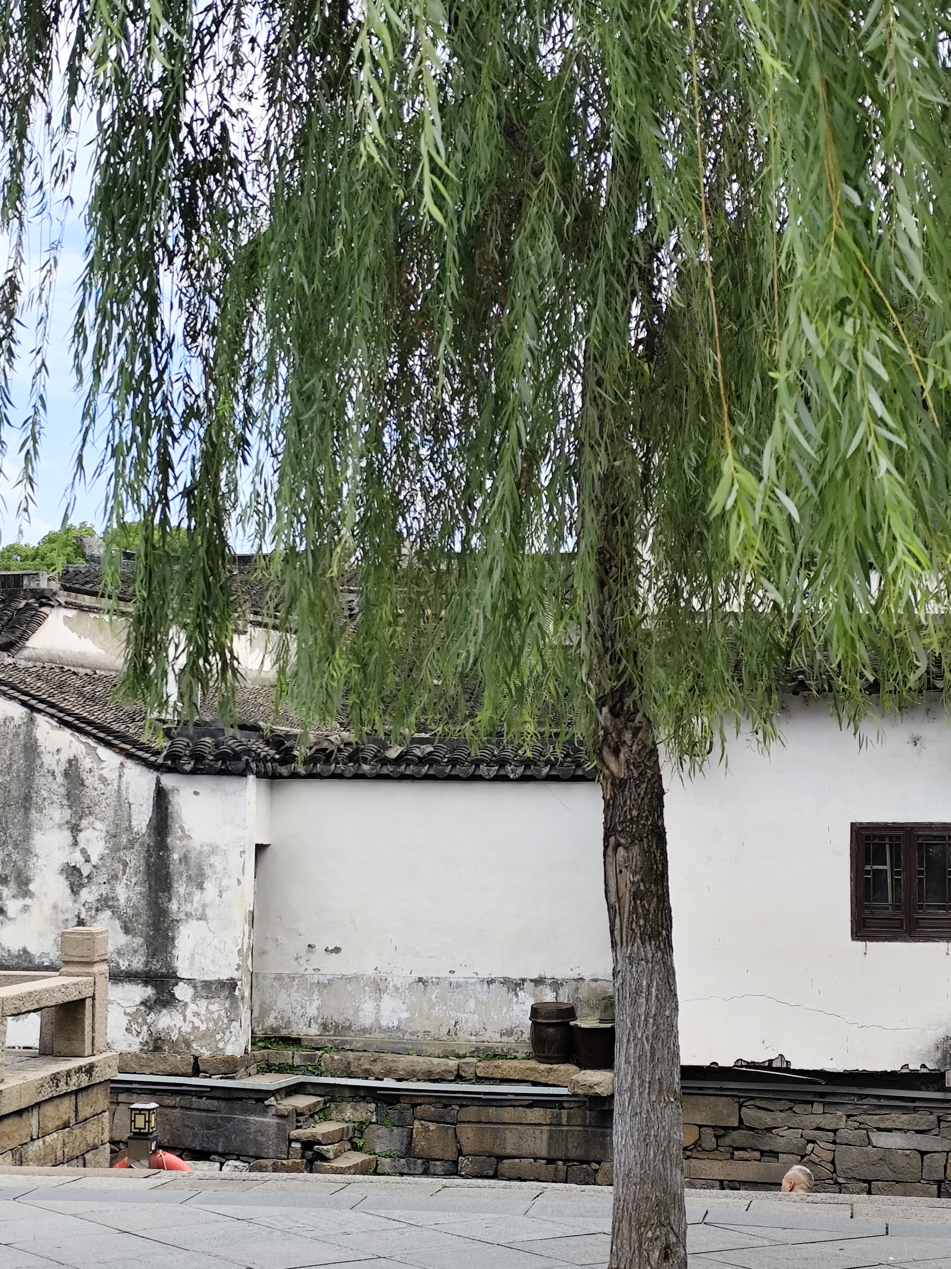 庙堂之上，以养正气为先;举家之内，以养善德为本。 