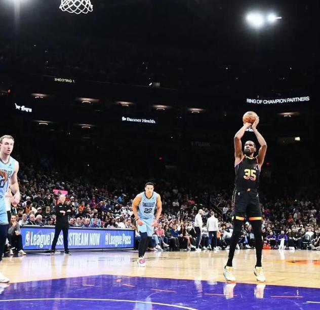 有人问，为什么NBA在中国没有以前火了？举个例子就明白了，一场NBA比赛整整四十