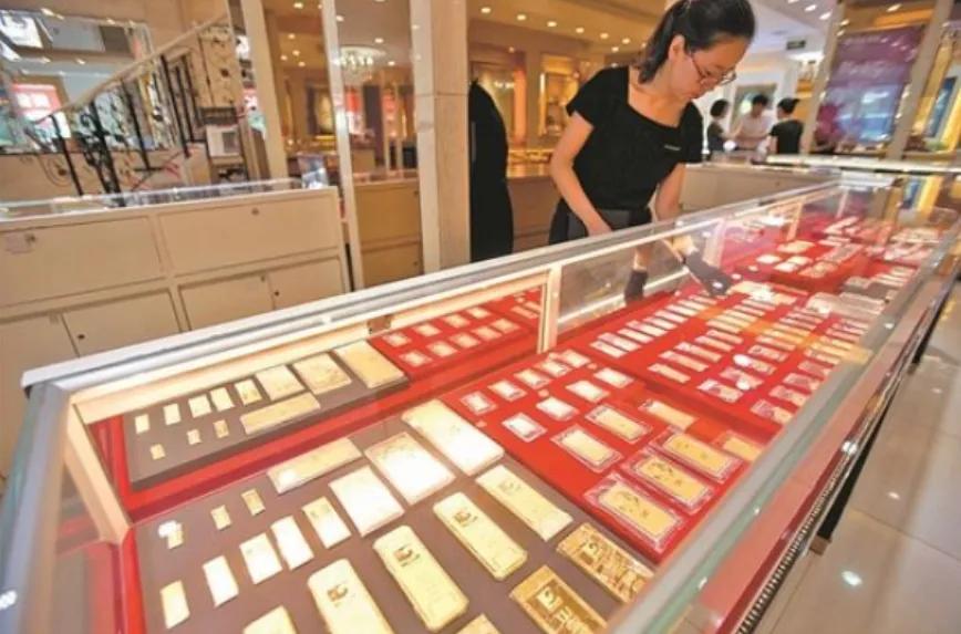 大家发现了吗？最近有几个反常现象，表面看起来非常矛盾。风向彻底变了！

​一：黄