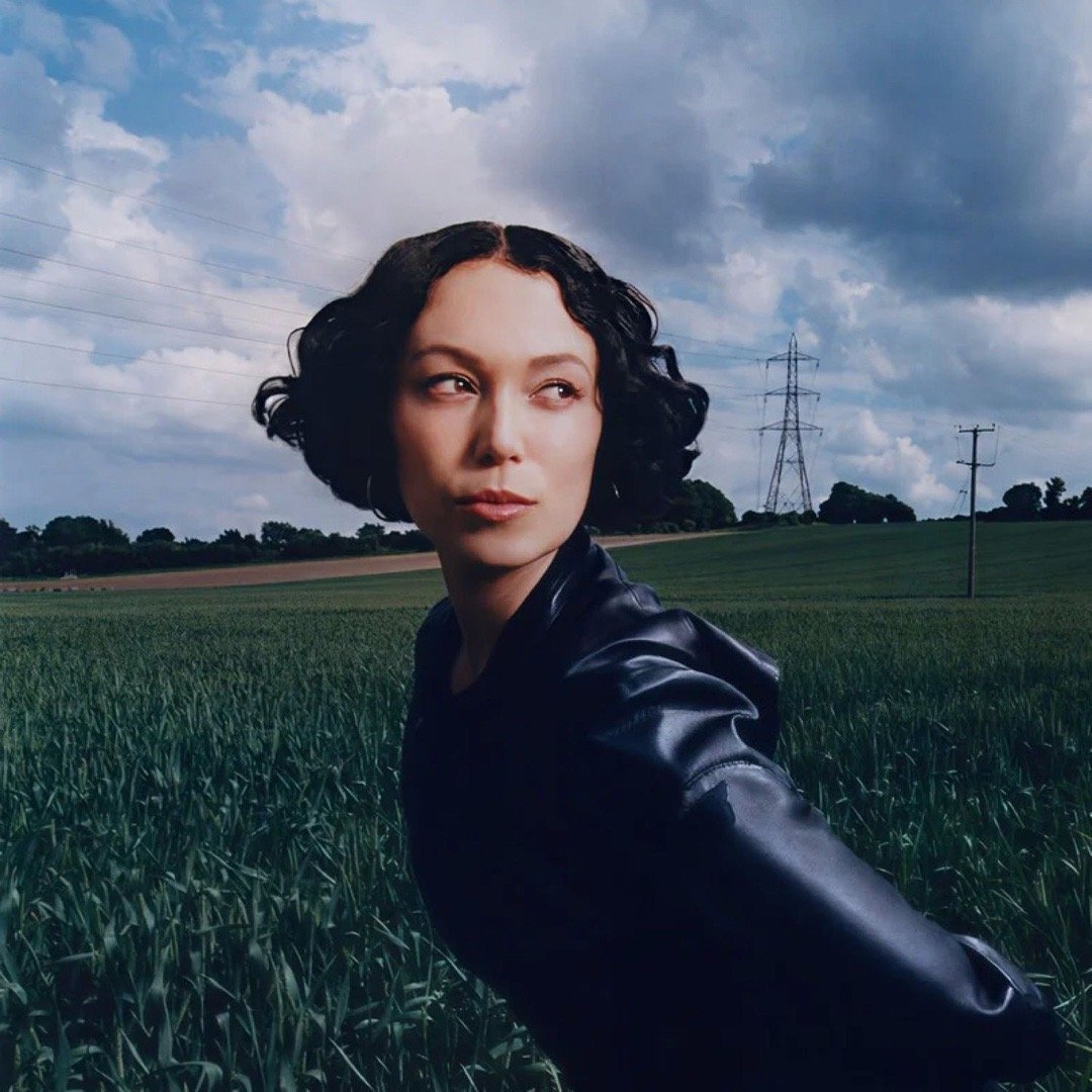 连发完三期。 锤完小人。 就应该听这样的天籁之音净化心灵。 Kelly Lee 