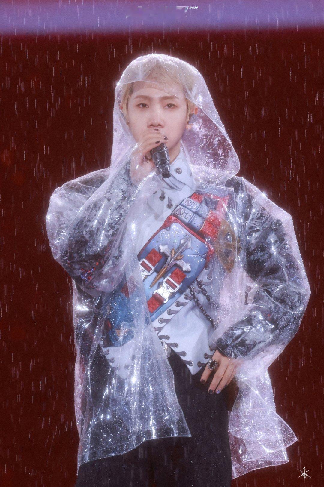 汪苏泷我们不是毫无关联了从四面八方冒雨奔赴现场只为赴一场音乐之约，亲眼听完汪苏泷