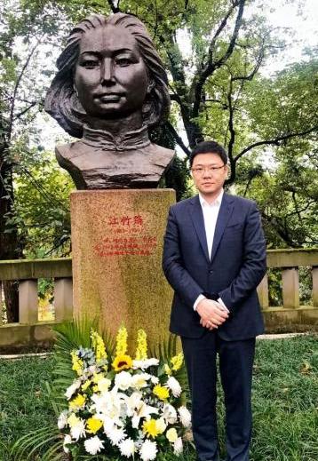 谁能想到，江姐和杨开慧竟然是表亲家。江姐儿子彭云1946年出生，1949年全国解