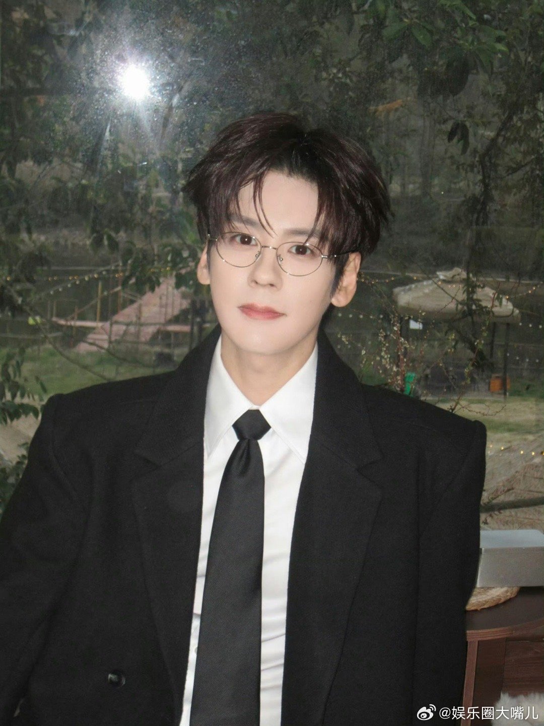 暗恋对象断崖式消失了8年 暗恋八年的人突然出现，还是以这种方式——他是来帮她打官