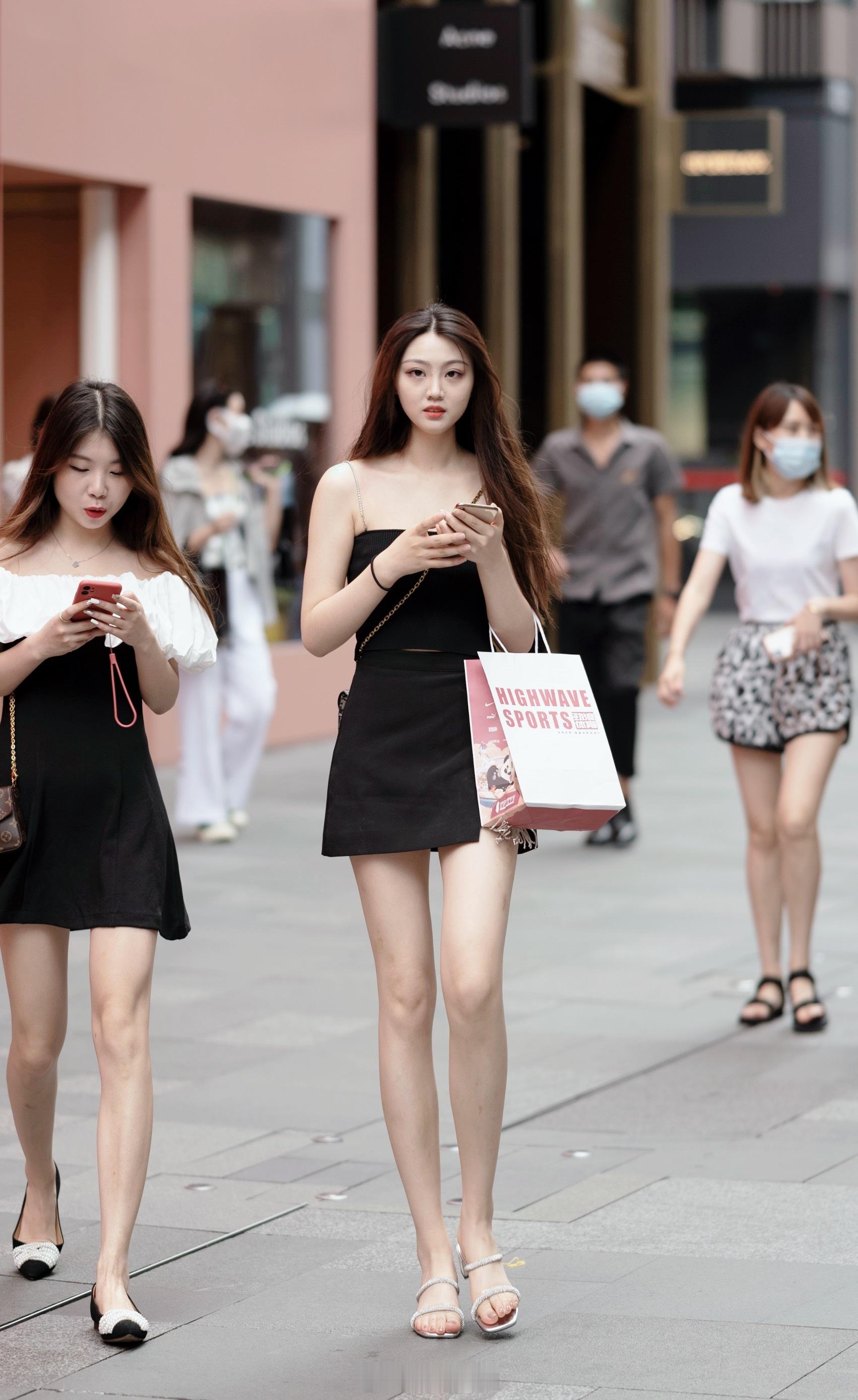【成都街拍】周三，宝贝们早安！丨摄影拍照每日穿搭
