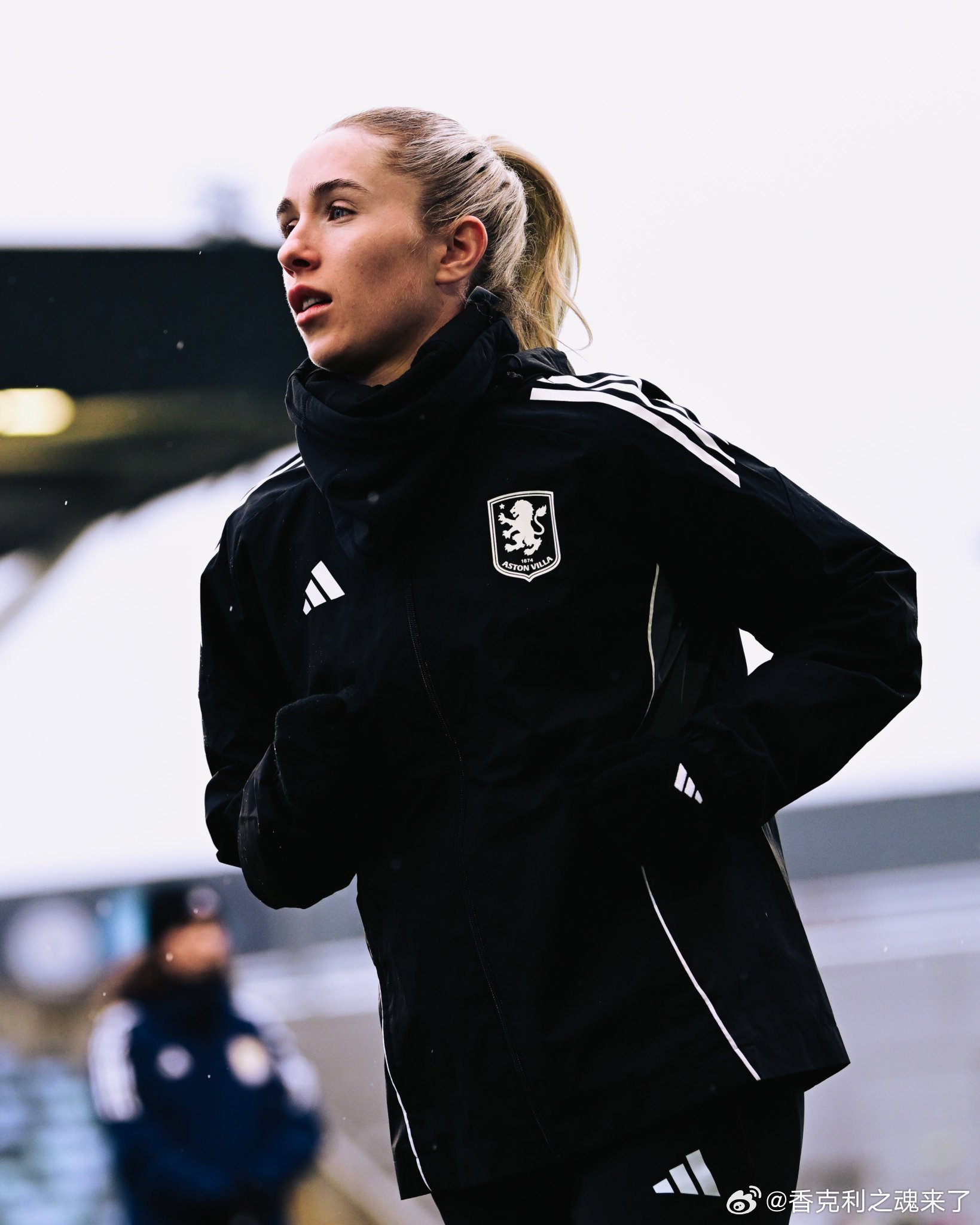 前利物浦女足 现在转会维拉的卡恩斯（Missy Bo Kearns）宣布，她遭遇