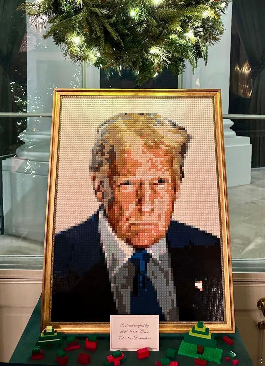 ‼️白宫展示的特朗普画像，由积木拼成：热点现场海外编译精选海外新鲜事
