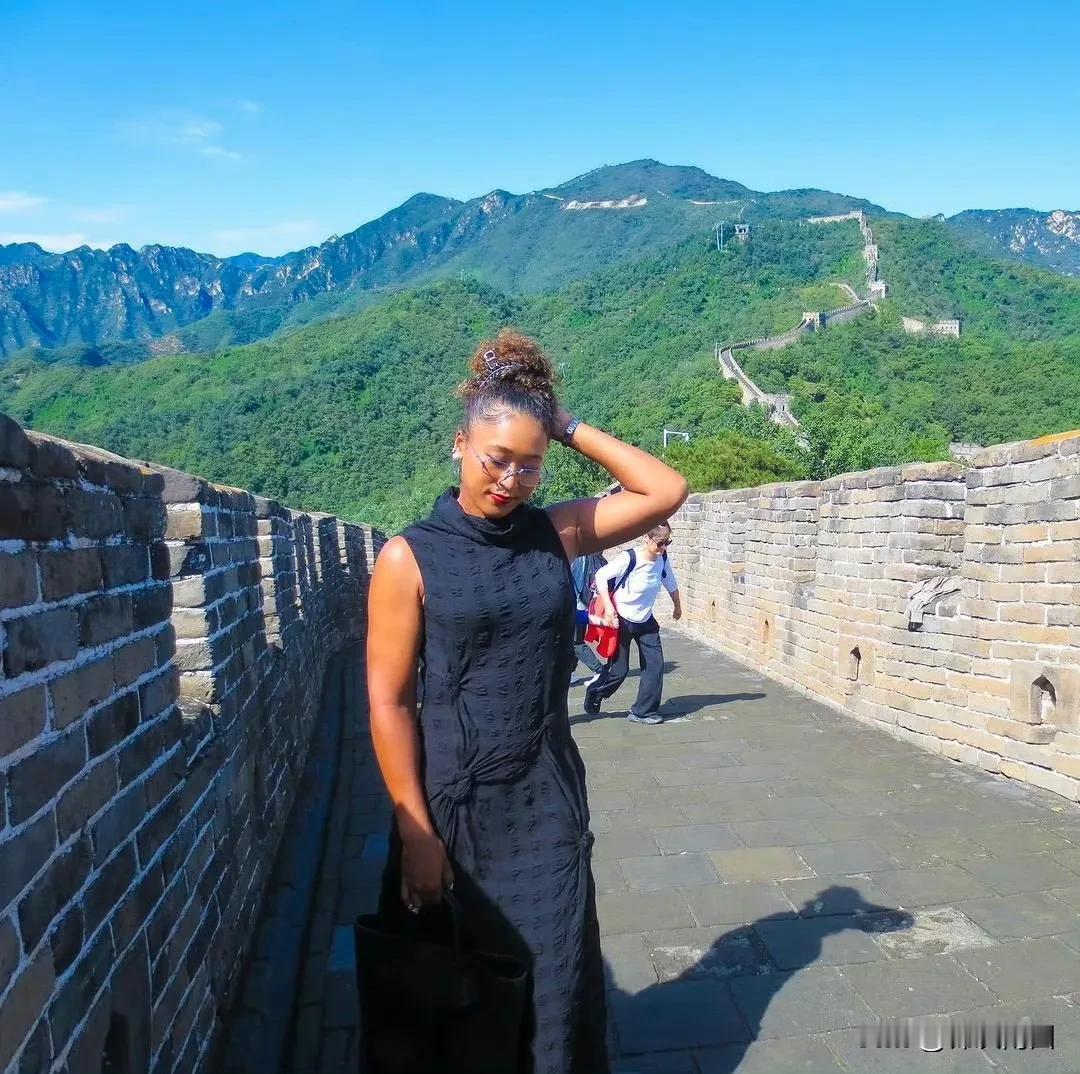 #2024中网# 最受欢迎的北京景点：长城。大坂直美、高芙、普丁塞娃来到长城打卡