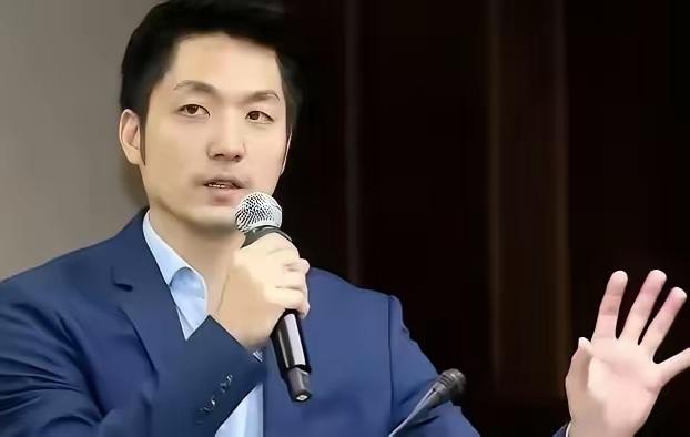 蒋万安再次亮明两岸立场，抛出**“两反、三不、三要”**，看似中立稳妥，实则是一