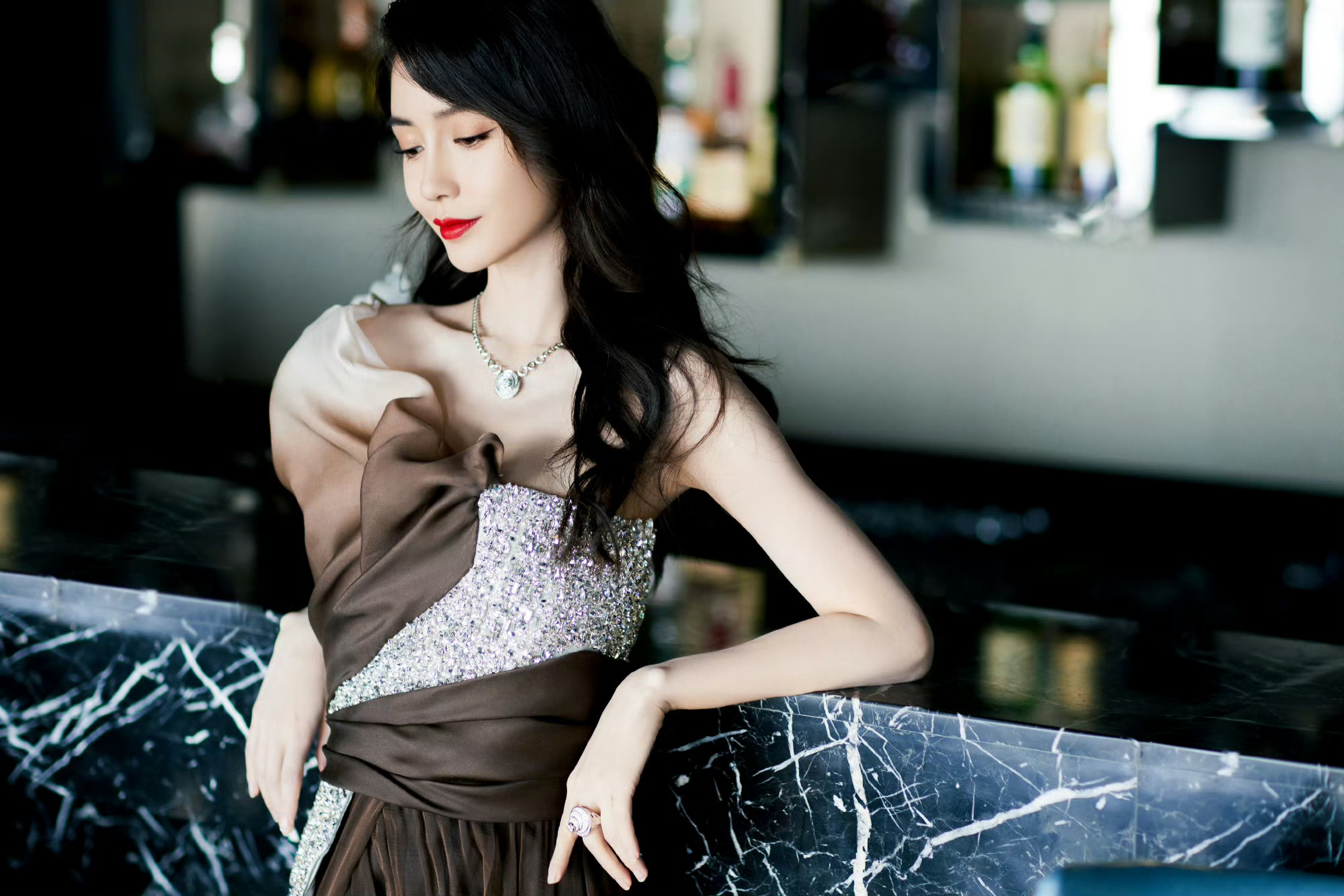 angelababy[超话] 🌭angelababy“这水深火热的娱乐圈打退不